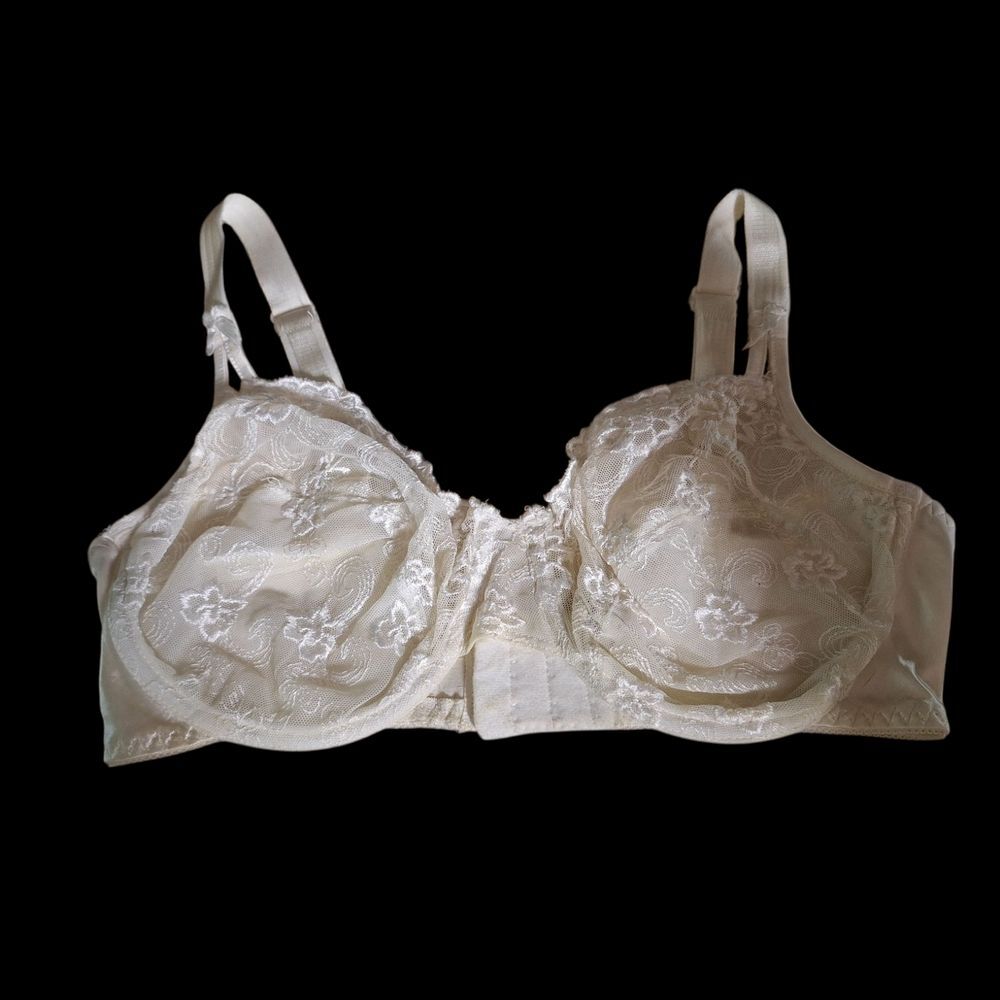 Just My Size Elegant Cream Lace Bra With Underwire and Adjustable Straps Sz 38D
